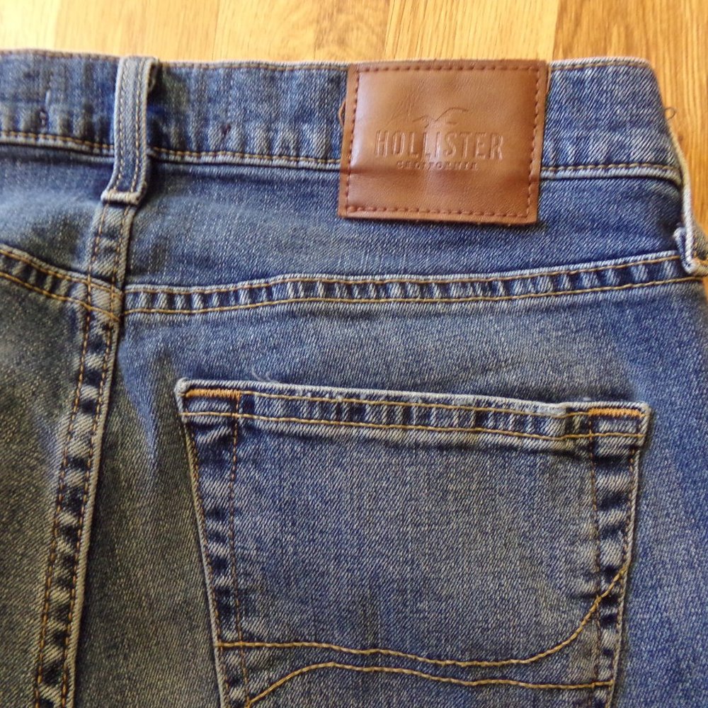Men's Hollister Slim Straight Epic Flex 31W 30L Denim Jeans Distress Medium Wash